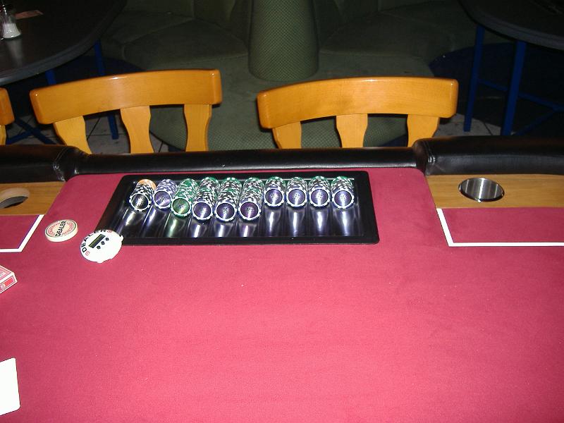 strip poker disco girls_0000002.JPG